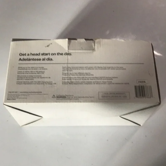 Best Buy Essentials Black Alarm Clock Radio - Picture 9 of 10